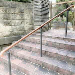 玄関先の手すり