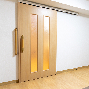 引き戸等への扉の交換